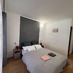 Apartment Lola *